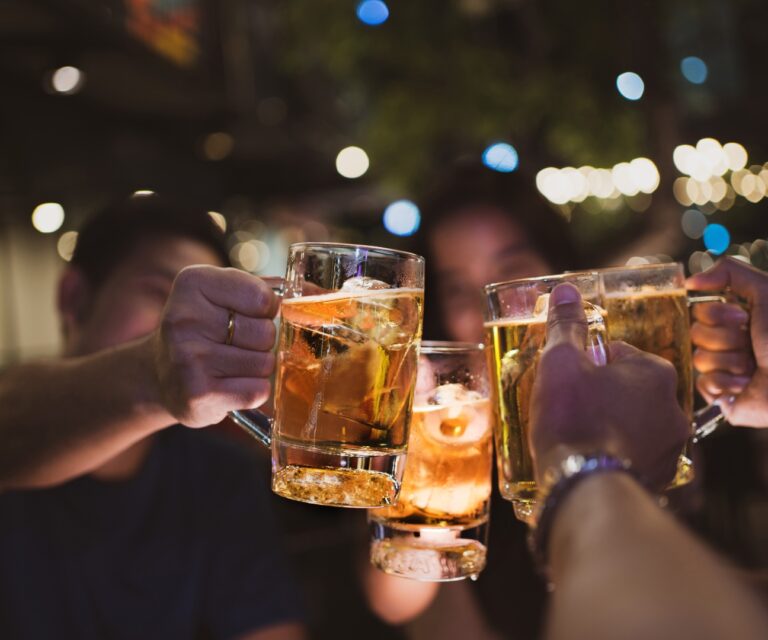 sports bar in Kenosha County, WI sports bar in Kenosha County, outdoor beer garden Kenosha, Bristol WI nightlife